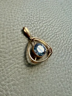 Swedish Vintage Rounded Triangle Pendant in 18k gold with Large Faceted Crystal Quartz Stone - Signed