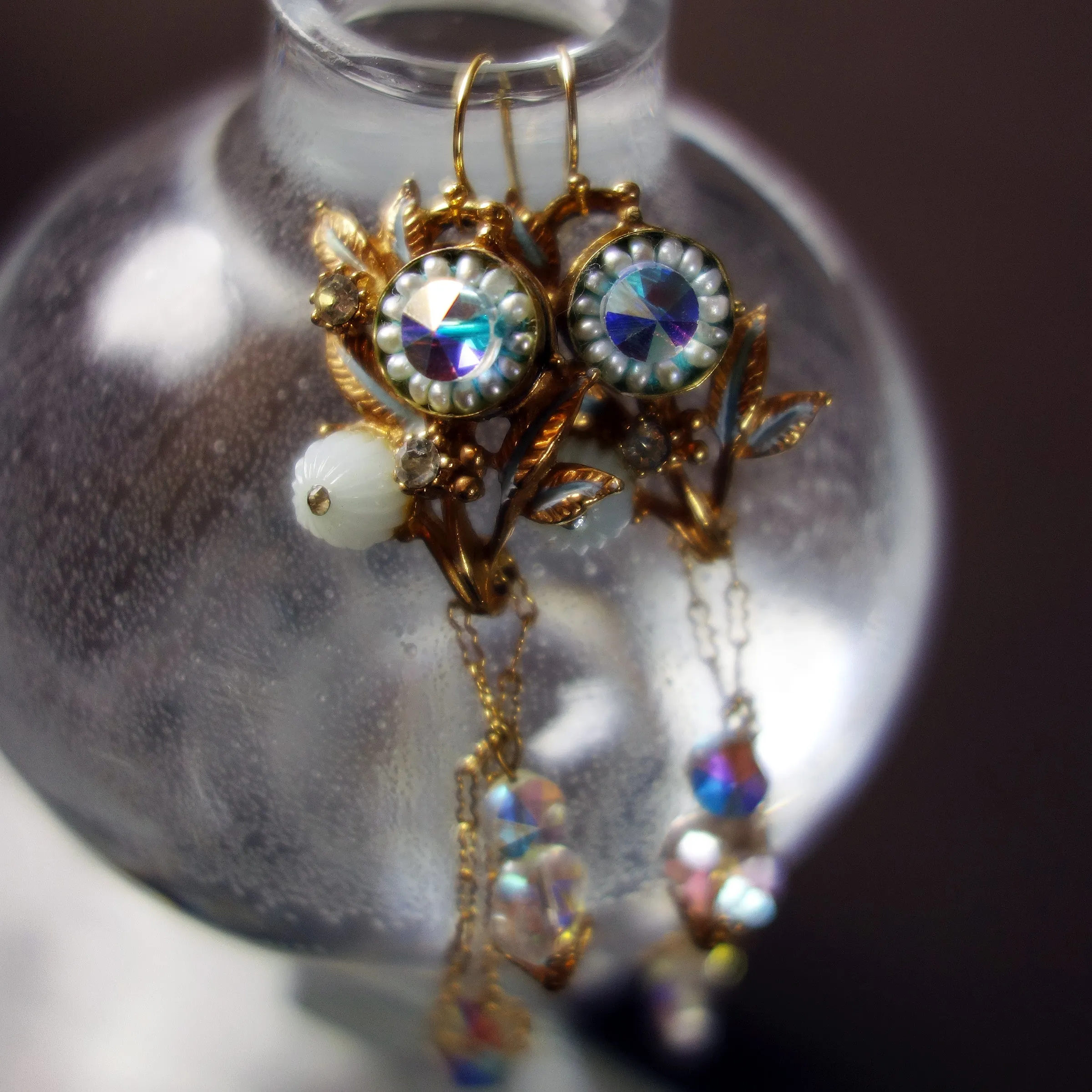 That Goddess in Versailles pearl mosaic and gold ear