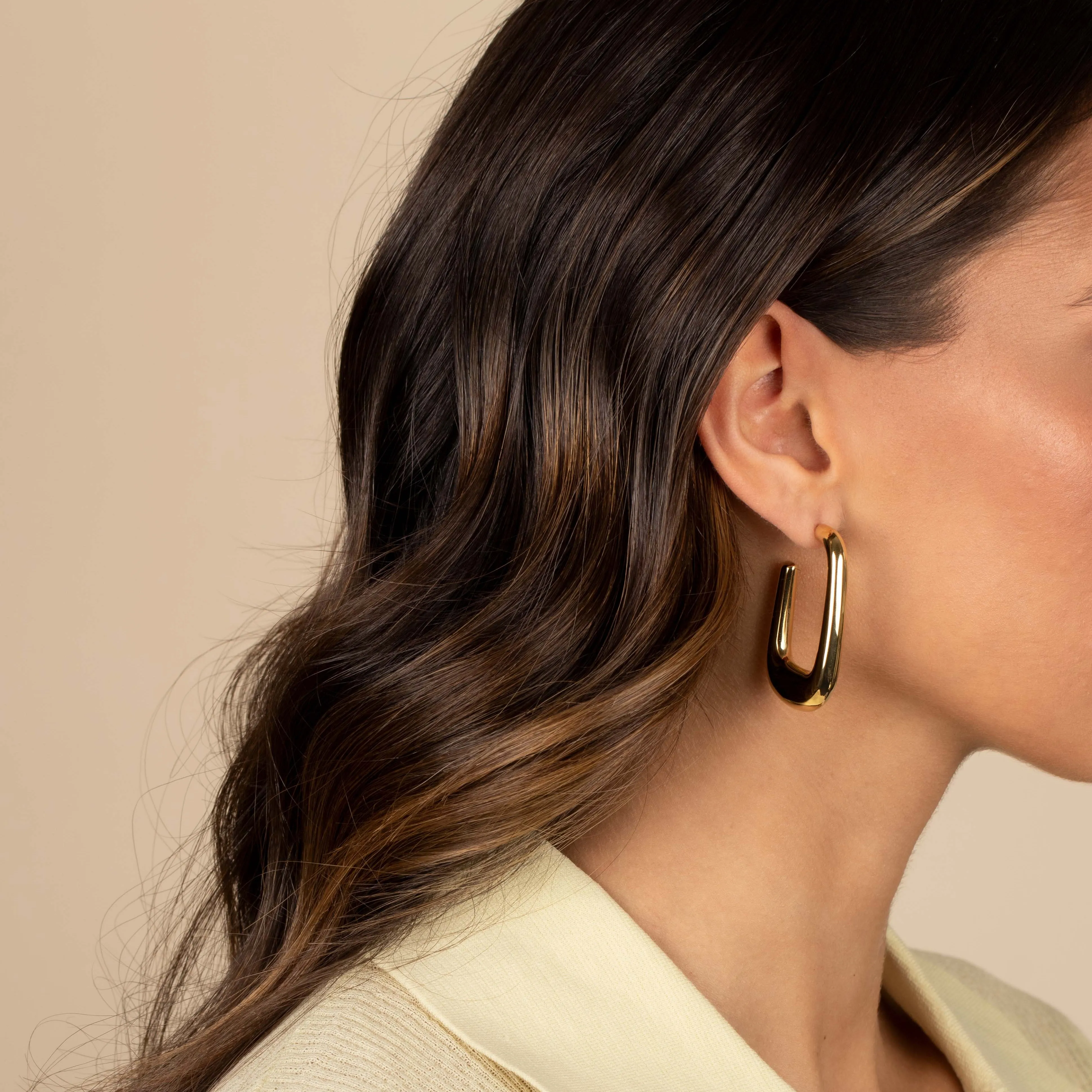Thin Graduated Oval Shape Hoop Earring