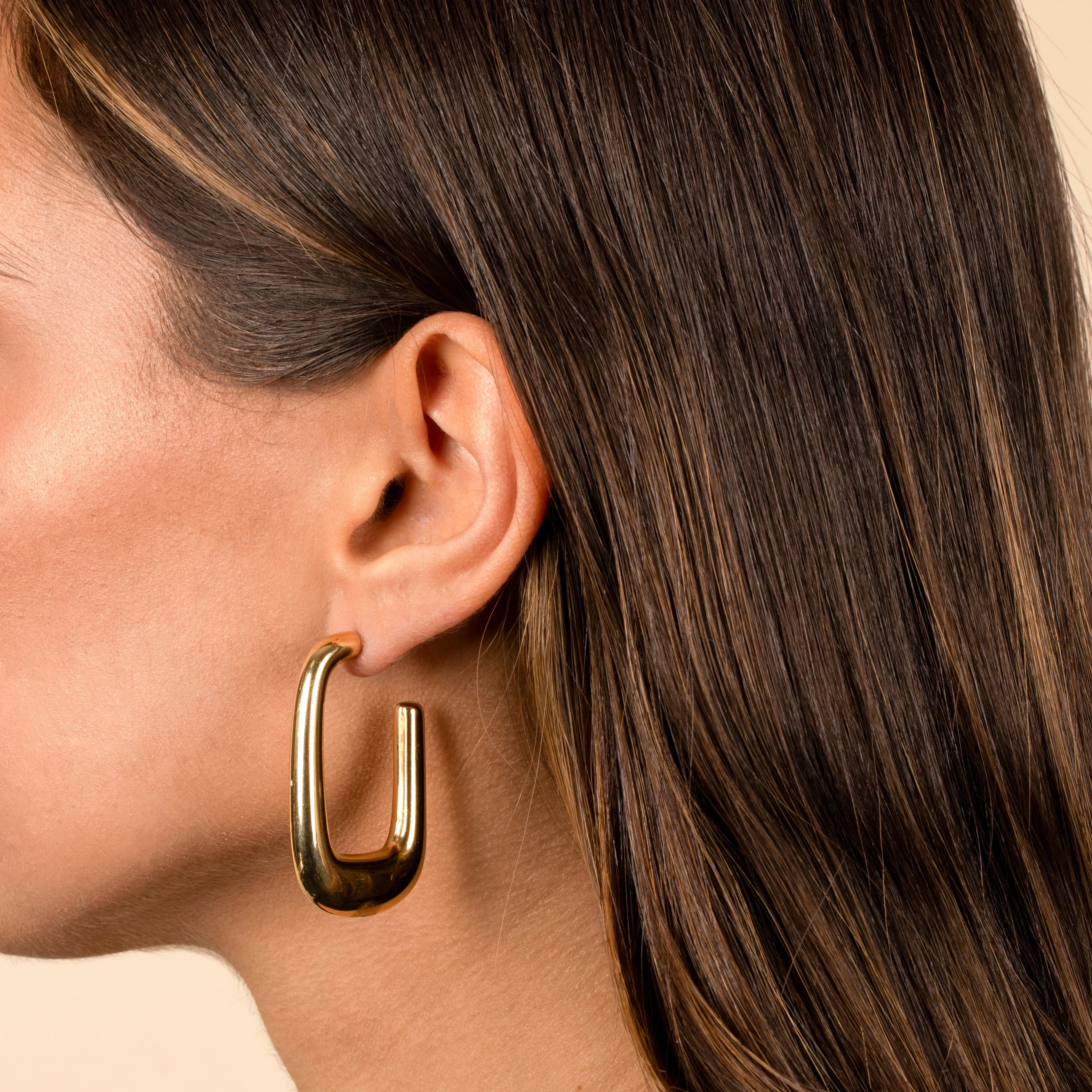 Thin Graduated Oval Shape Hoop Earring