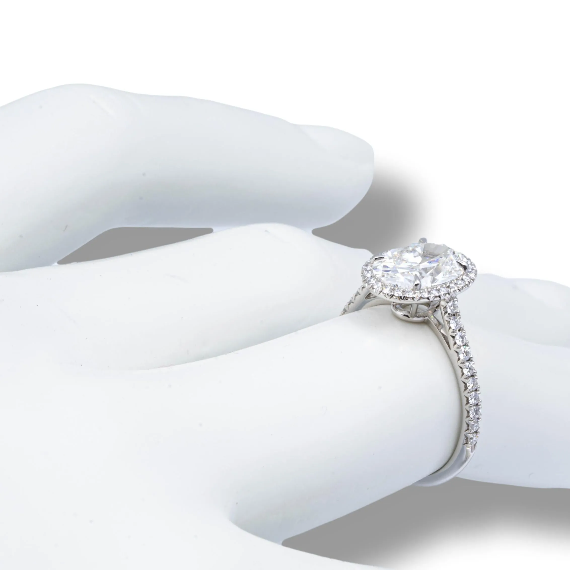 Tiffany & Co. Oval Soleste Diamond Engagement Ring 2.33 Cts Total F VS1 Platinum