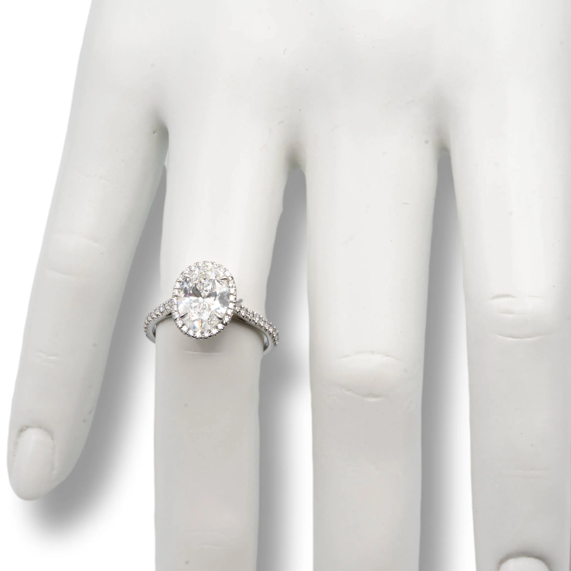 Tiffany & Co. Oval Soleste Diamond Engagement Ring 2.33 Cts Total F VS1 Platinum