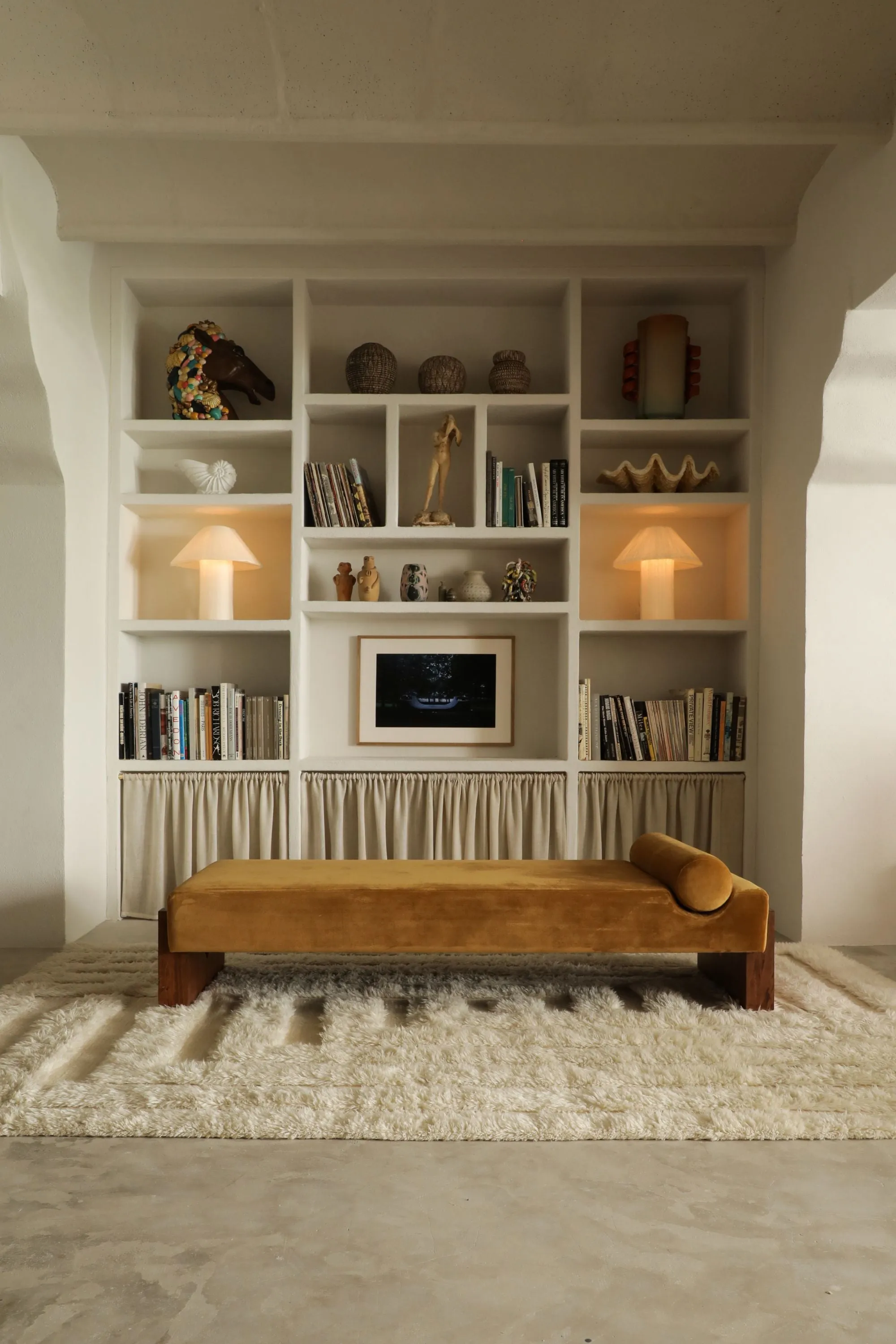 V Day Bed Velvet | Dusty Deco