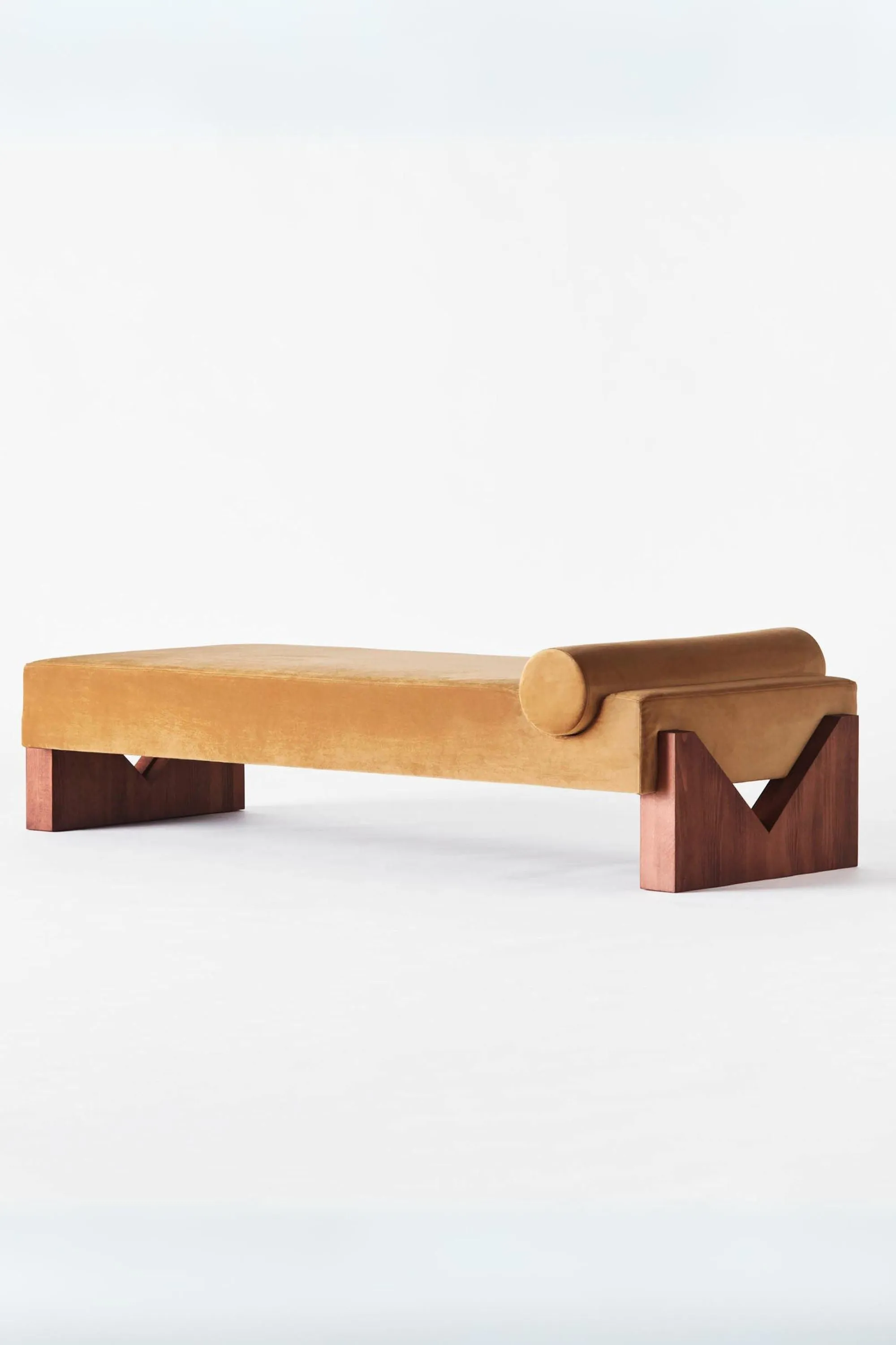 V Day Bed Velvet | Dusty Deco