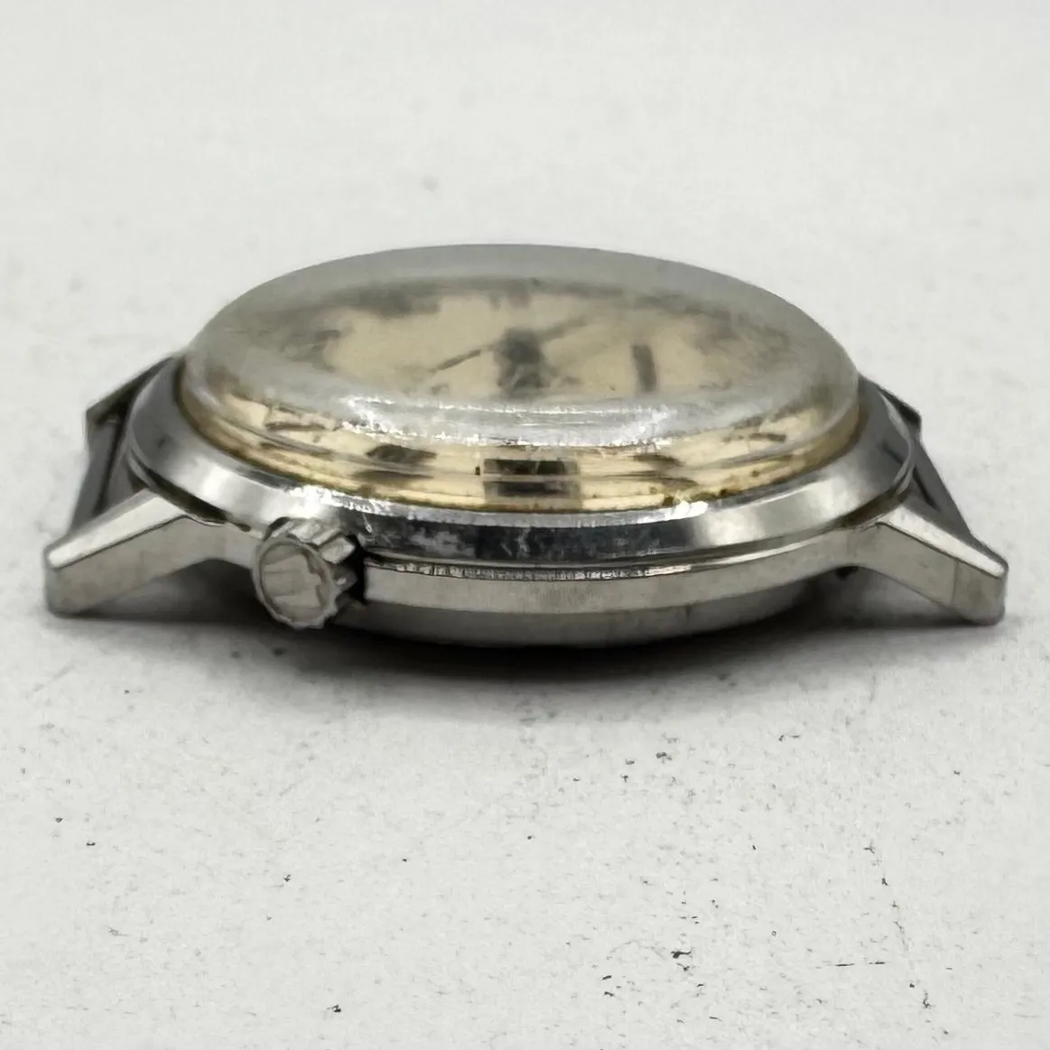 Vintage 1969 Accutron Roman Dial Date Men's Tuning Fork Wristwatch 218 Steel