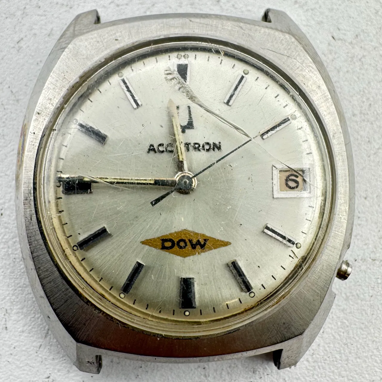 Vintage 1972 Accutron Dow Chemical Sunburst Men's Tuning Fork Wristwatch 218