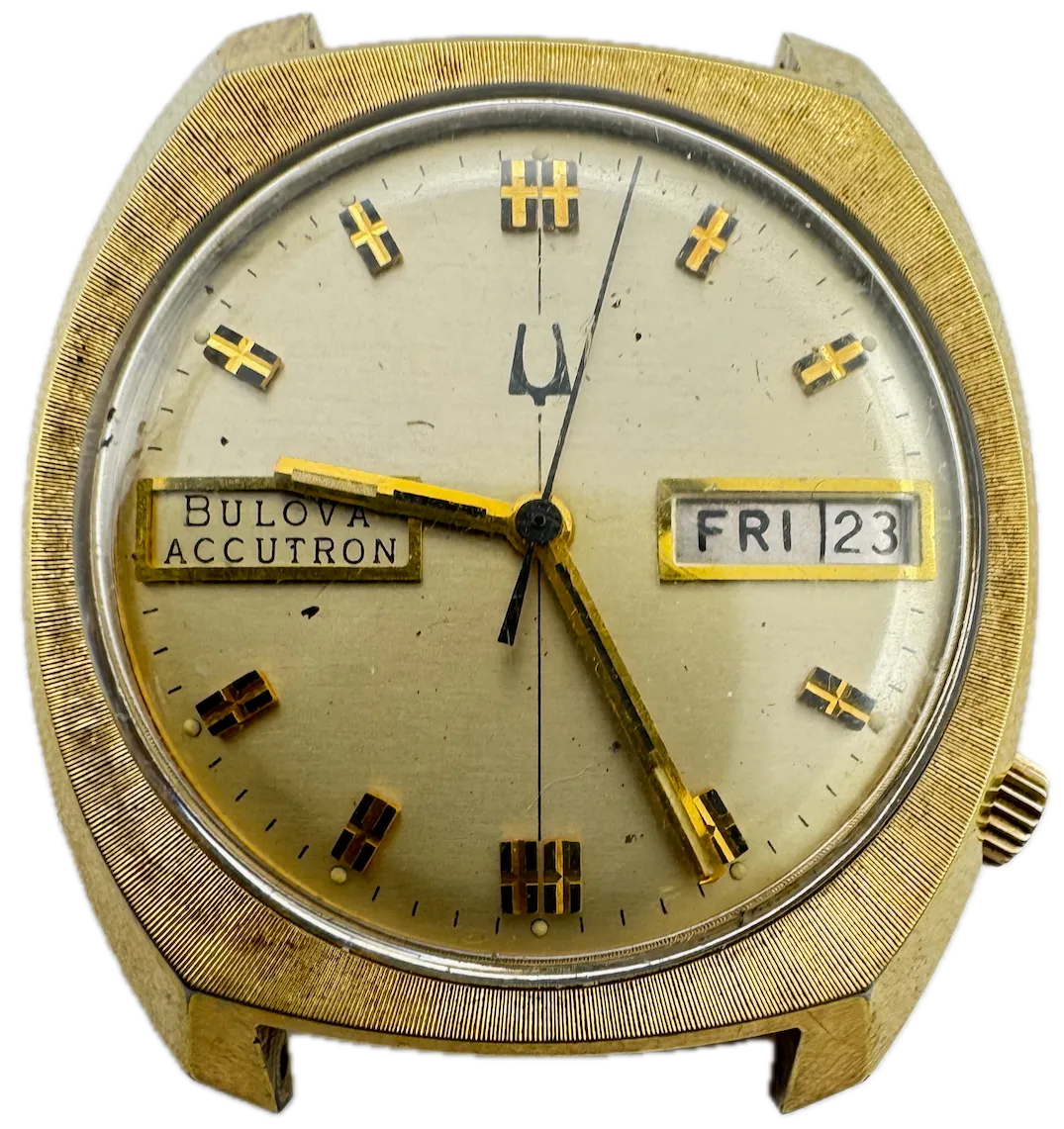 Vintage 33.5mm 1976 Accutron Day Date Champagne Men's Tuning Fork Wristwatch