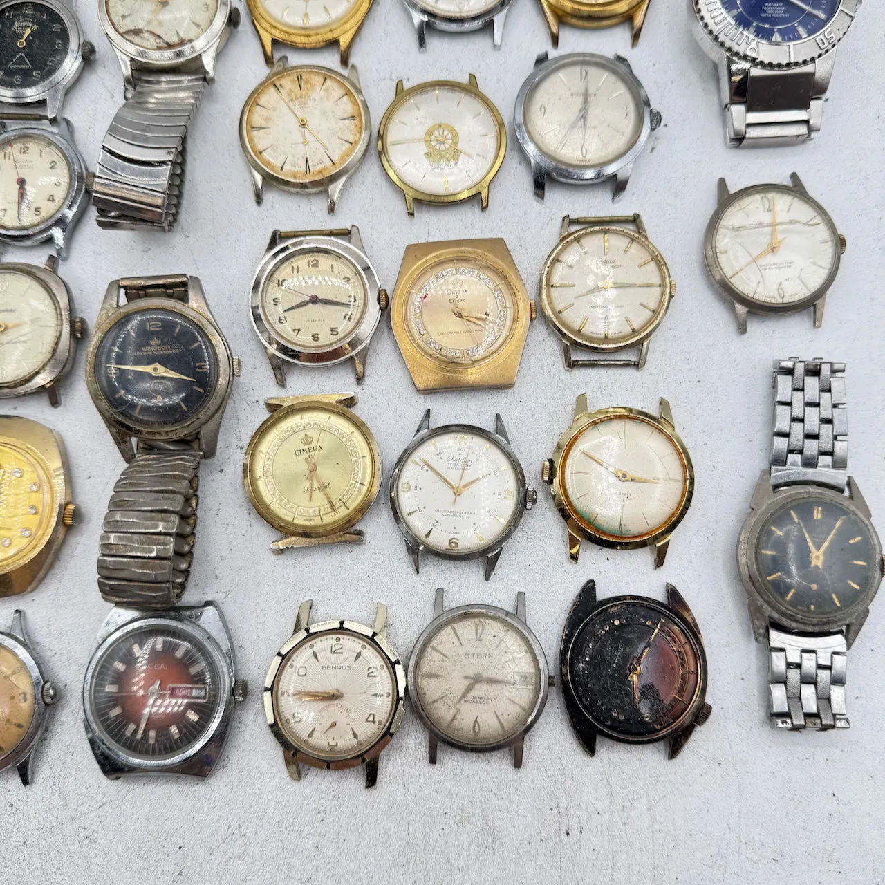 Vintage Caravelle, Seiko, Helbros, etc Lot of 50 Men's Mechanical Wristwatch 7
