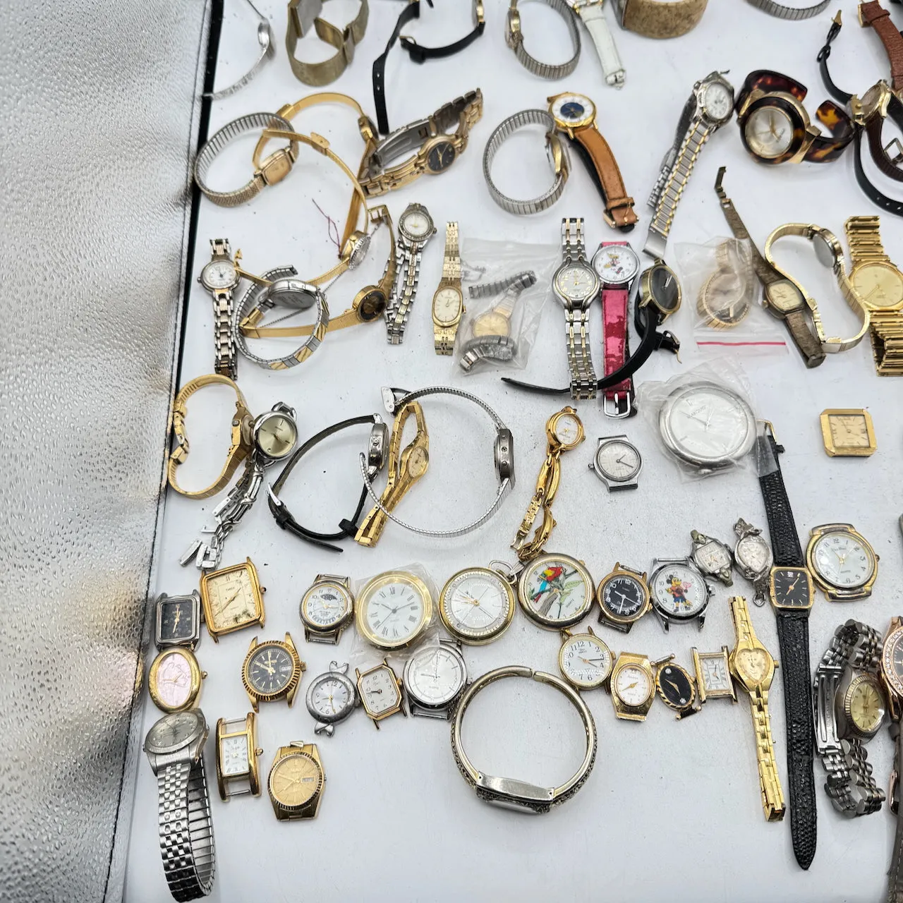 Vintage Citizen, Timex, Caravelle, etc. Lot of 100 Ladies Quartz Wristwatch 4