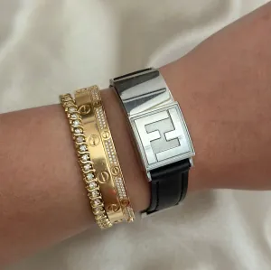 VINTAGE FENDI HIDDEN DIAL BLACK LEATHER WATCH