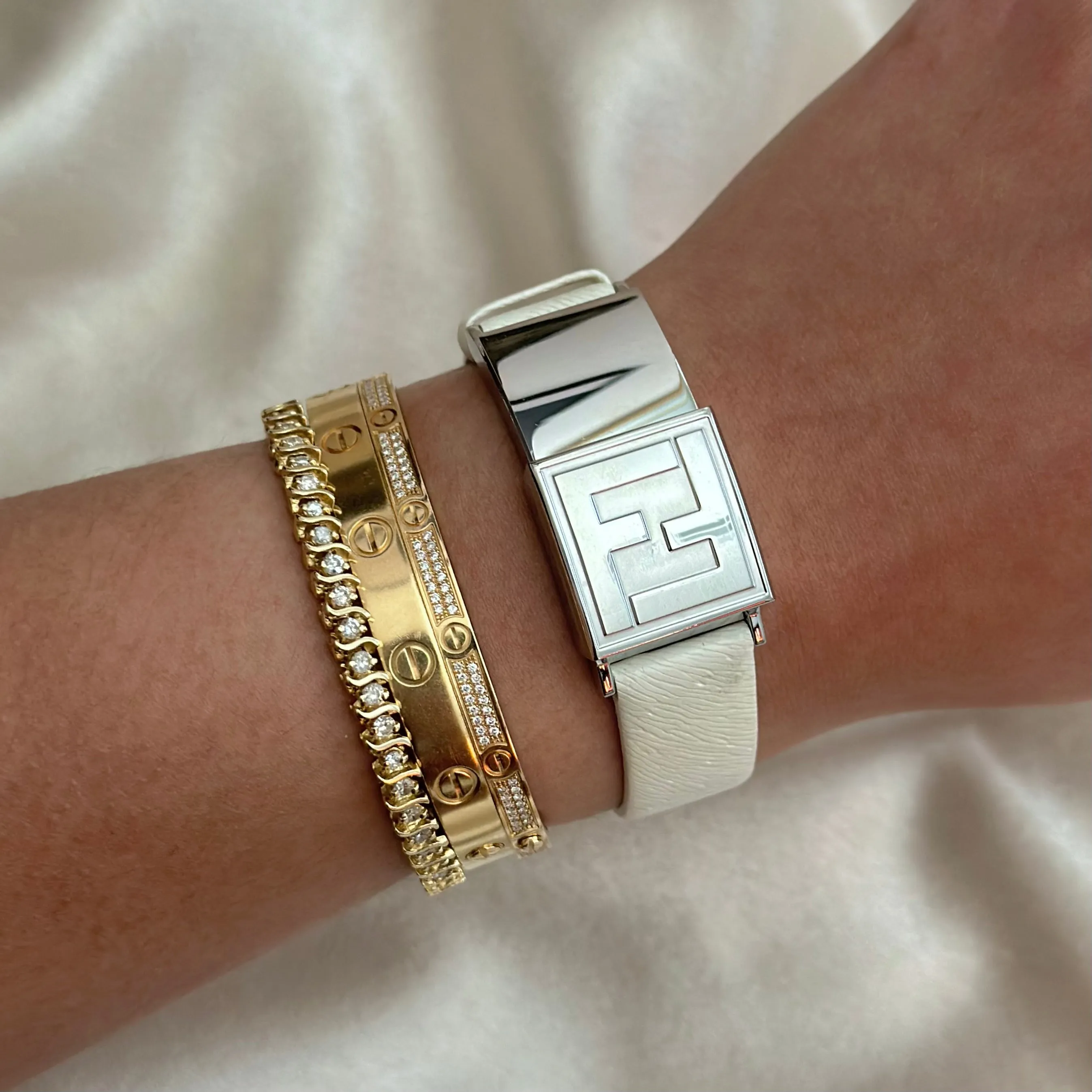 VINTAGE FENDI HIDDEN DIAL WHITE LEATHER WATCH