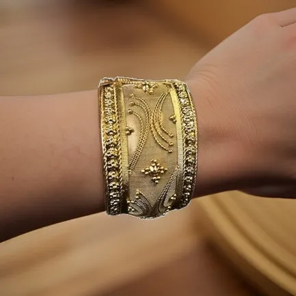 Vintage Gold Tone Cuff Bangle Bracelet