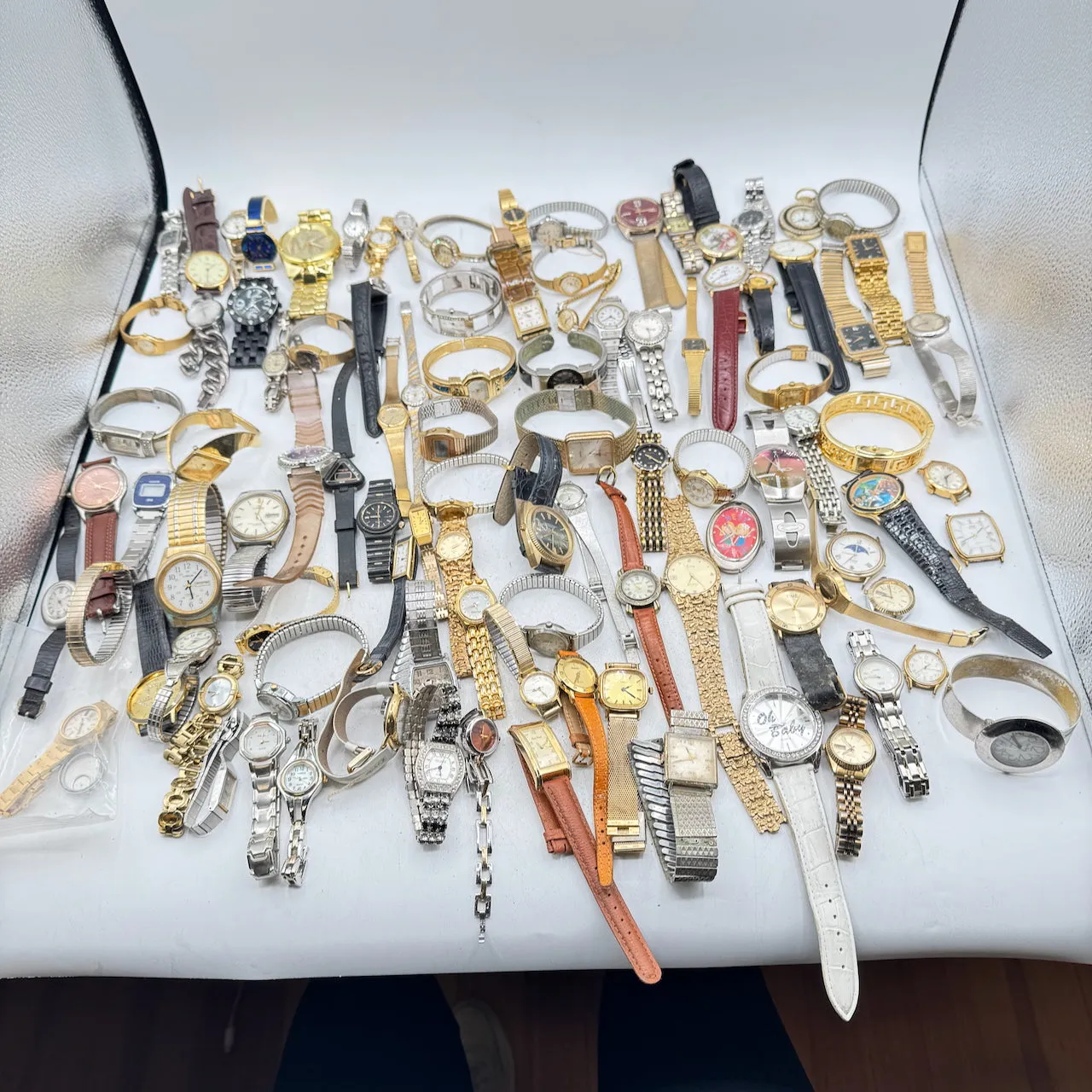 Vintage Gruen, Gucci, Pulsar, etc. Lot of 100 Ladies Quartz Wristwatch 5