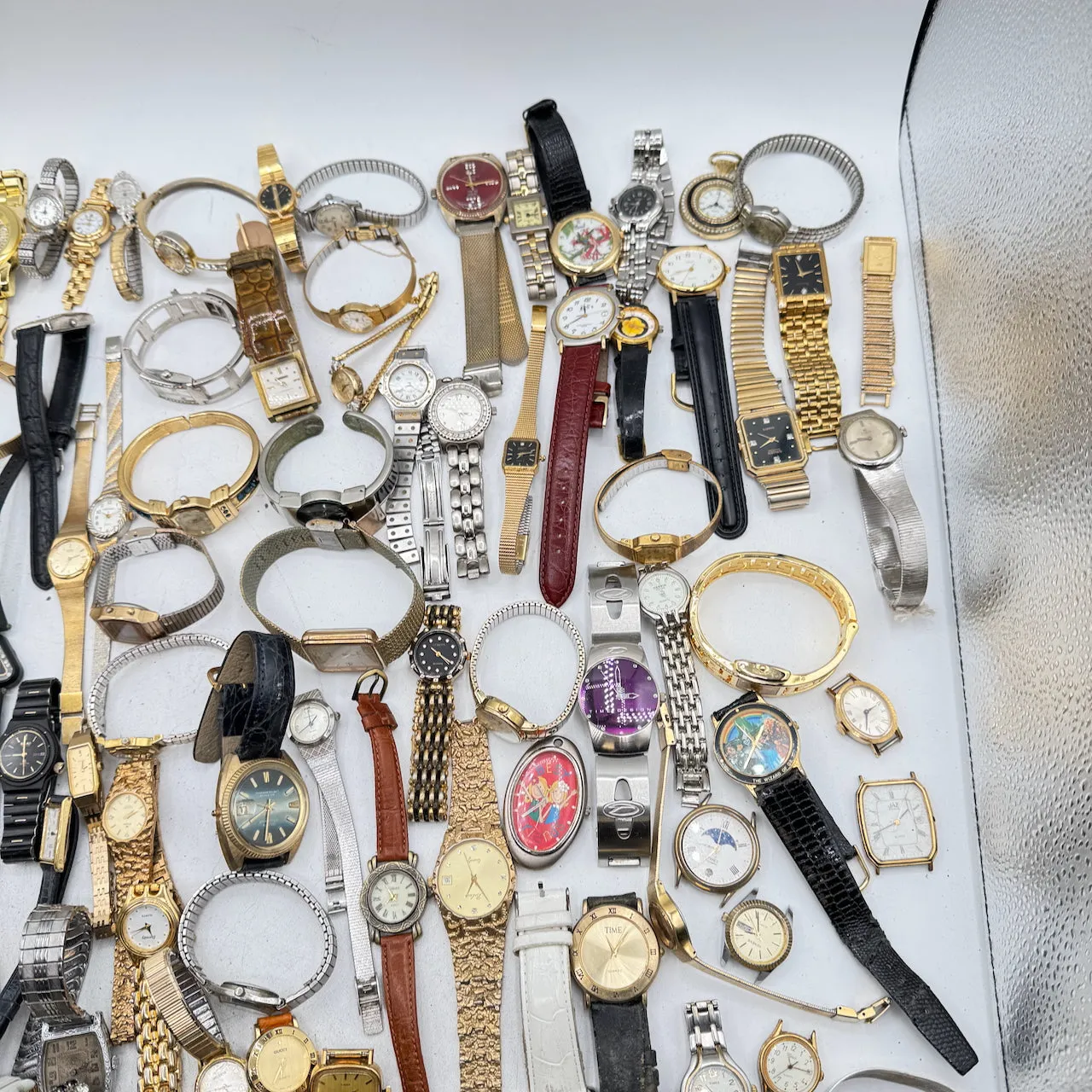 Vintage Gruen, Gucci, Pulsar, etc. Lot of 100 Ladies Quartz Wristwatch 5