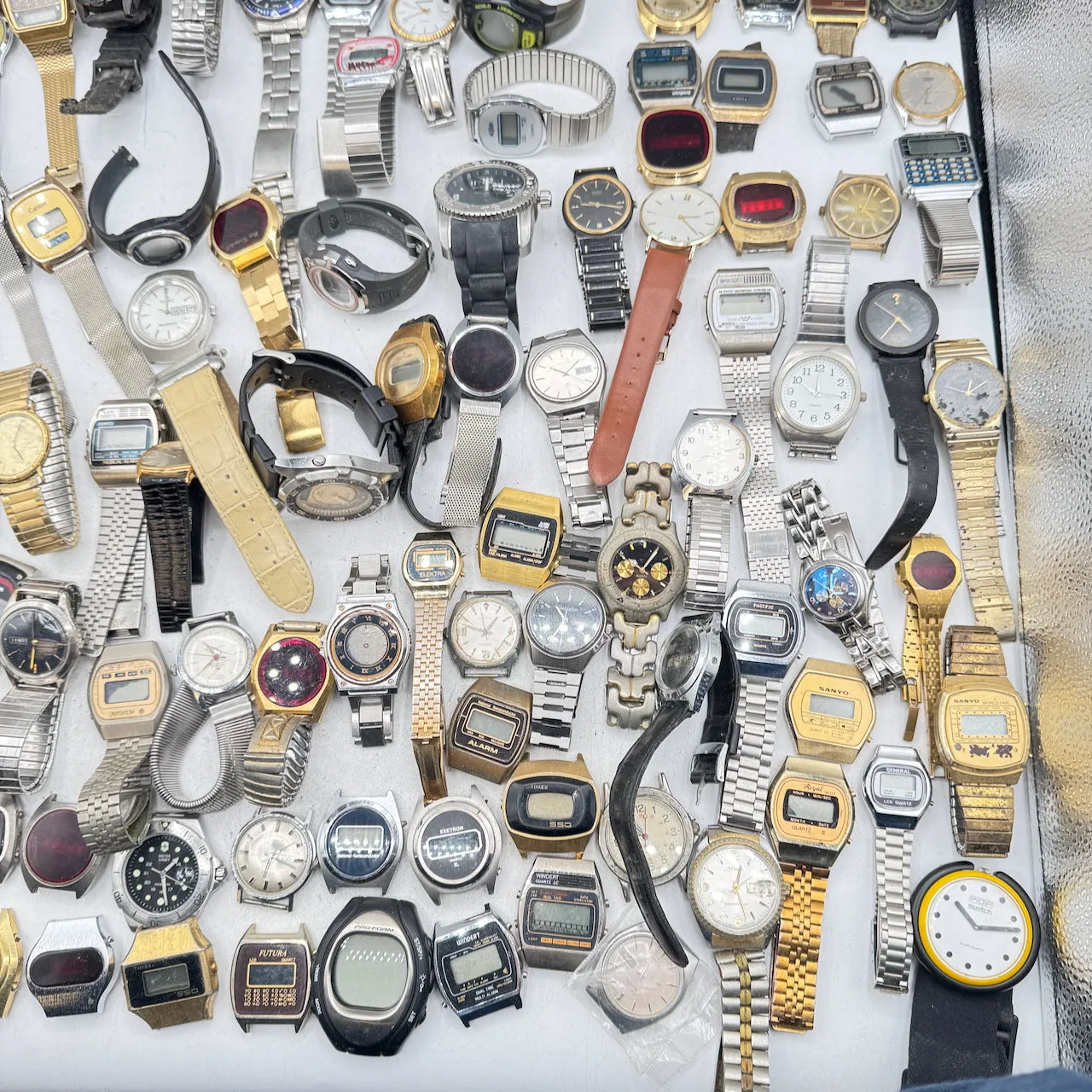 Vintage Helbros, Seiko, Swatch, etc. Lot of 100 Men's Quartz Wristwatch 7