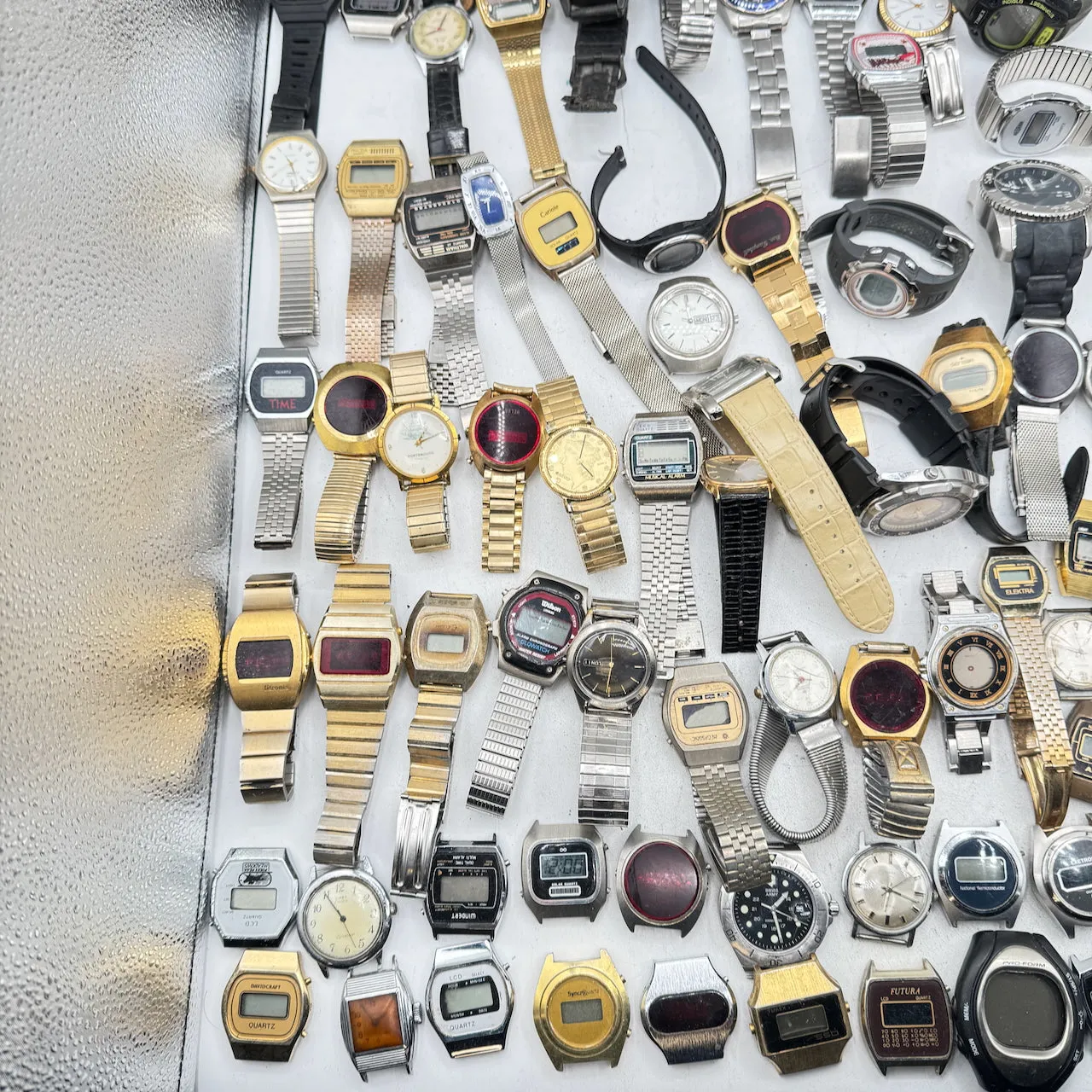 Vintage Helbros, Seiko, Swatch, etc. Lot of 100 Men's Quartz Wristwatch 7