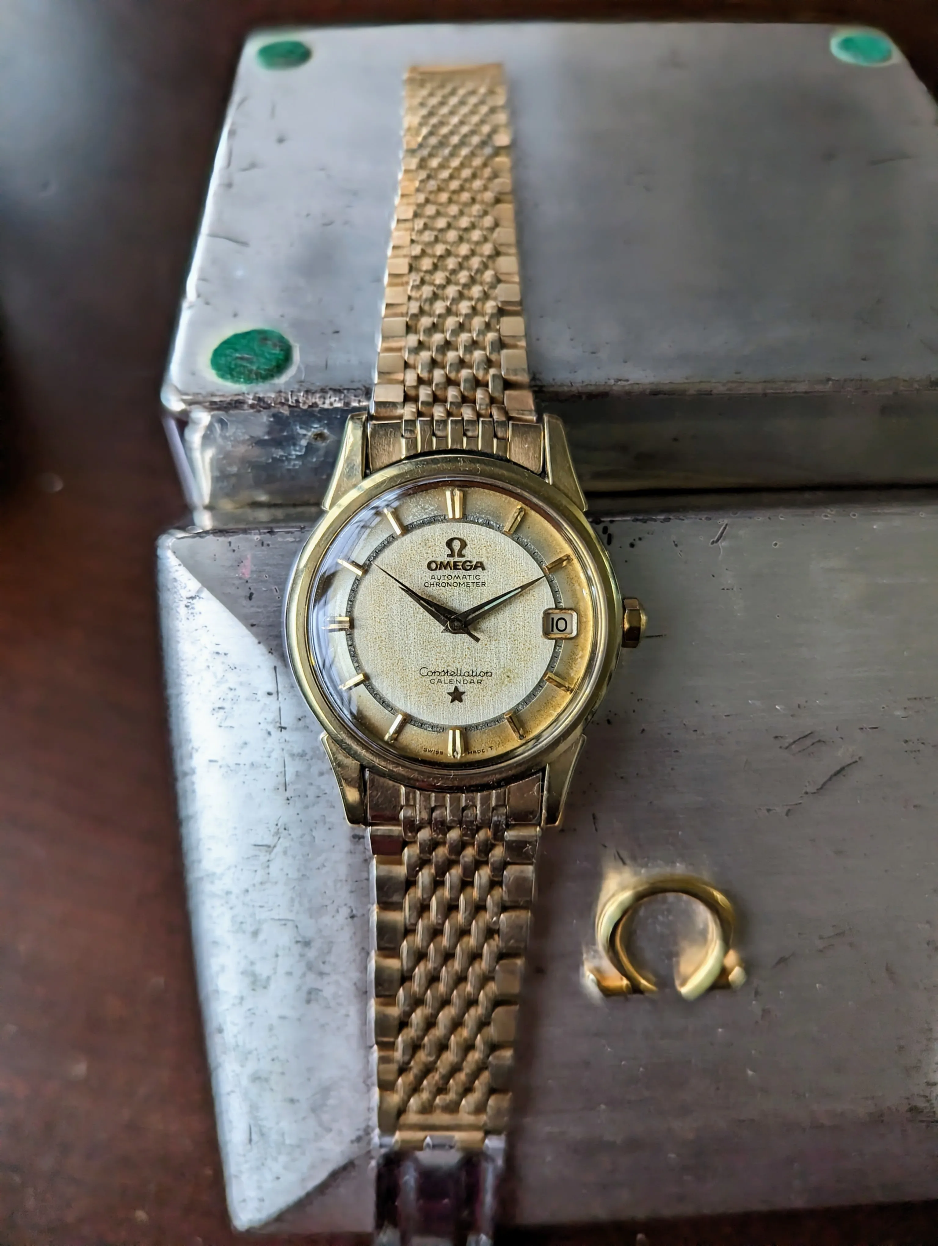 Vintage Omega Constellation 14393 - Rail Track Dial