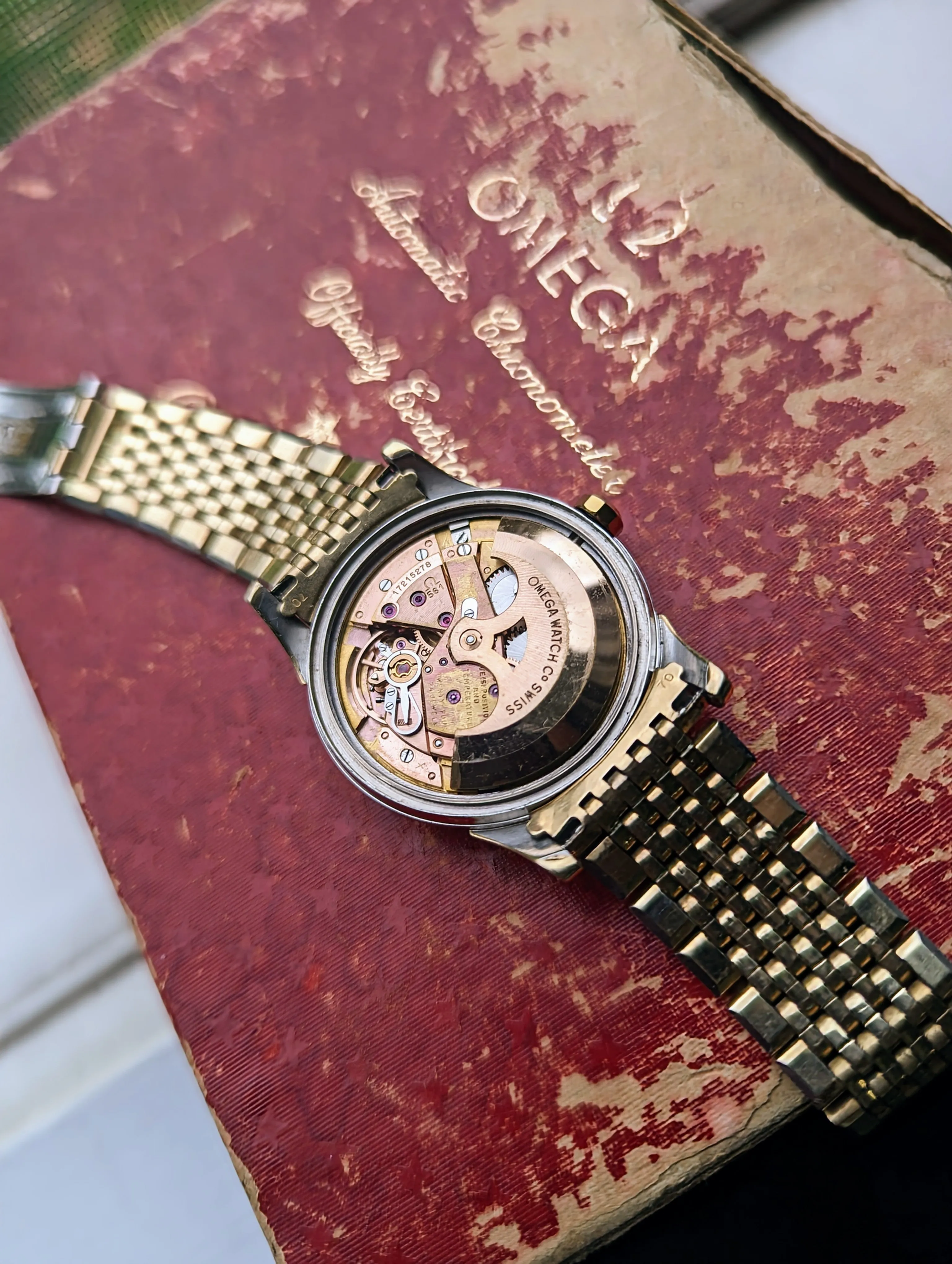 Vintage Omega Constellation 14393 - Rail Track Dial