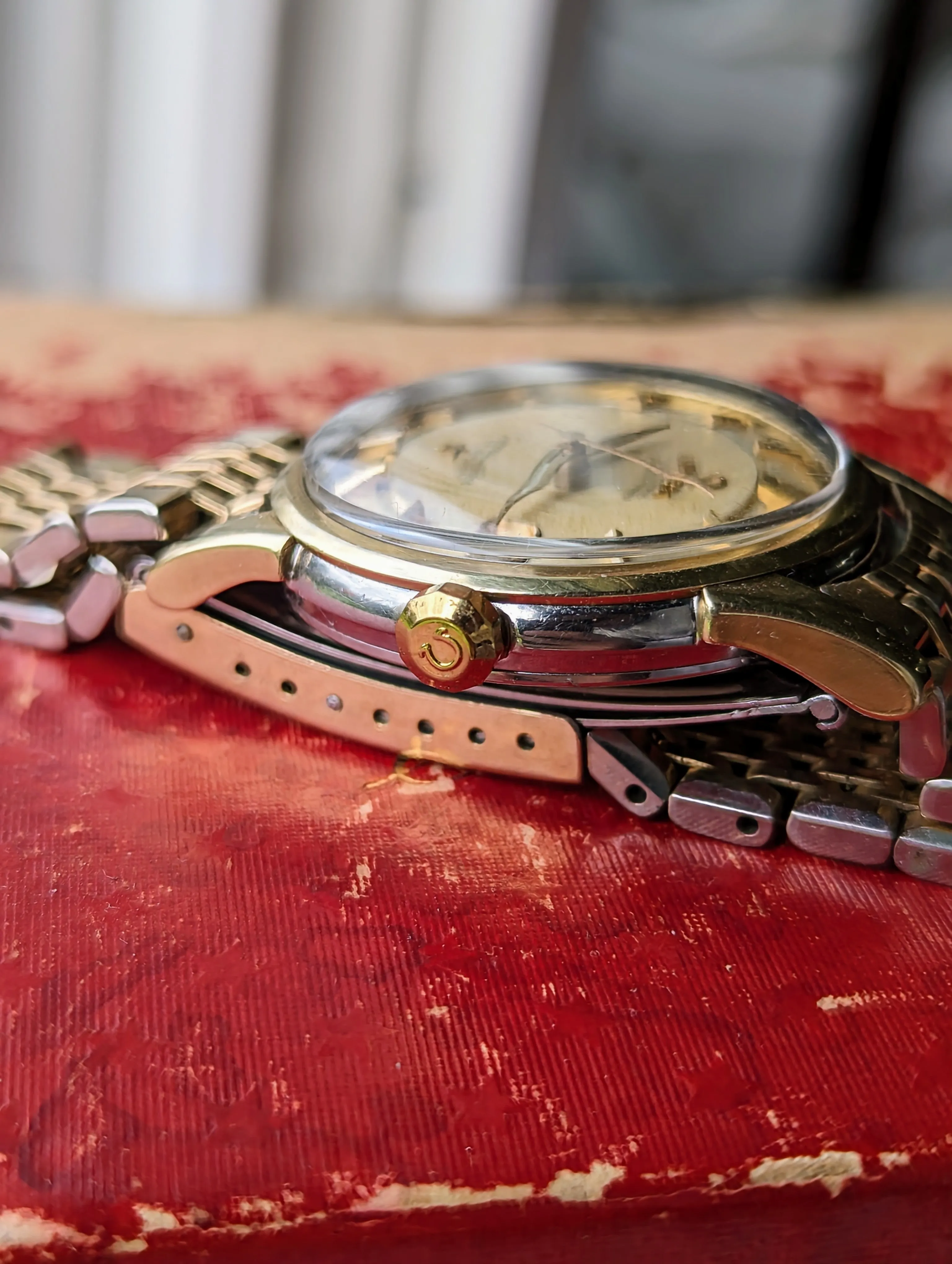 Vintage Omega Constellation 14393 - Rail Track Dial