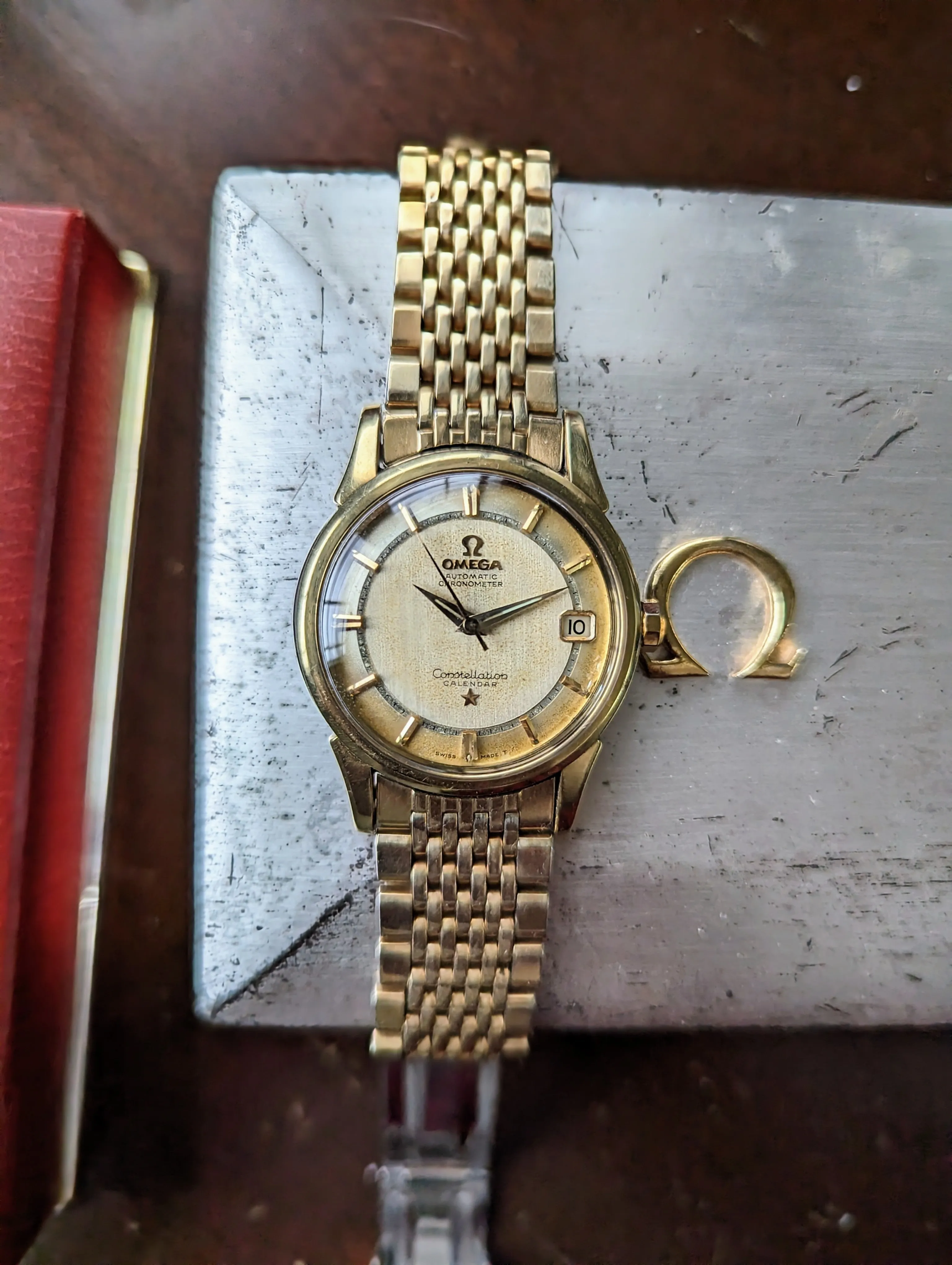 Vintage Omega Constellation 14393 - Rail Track Dial