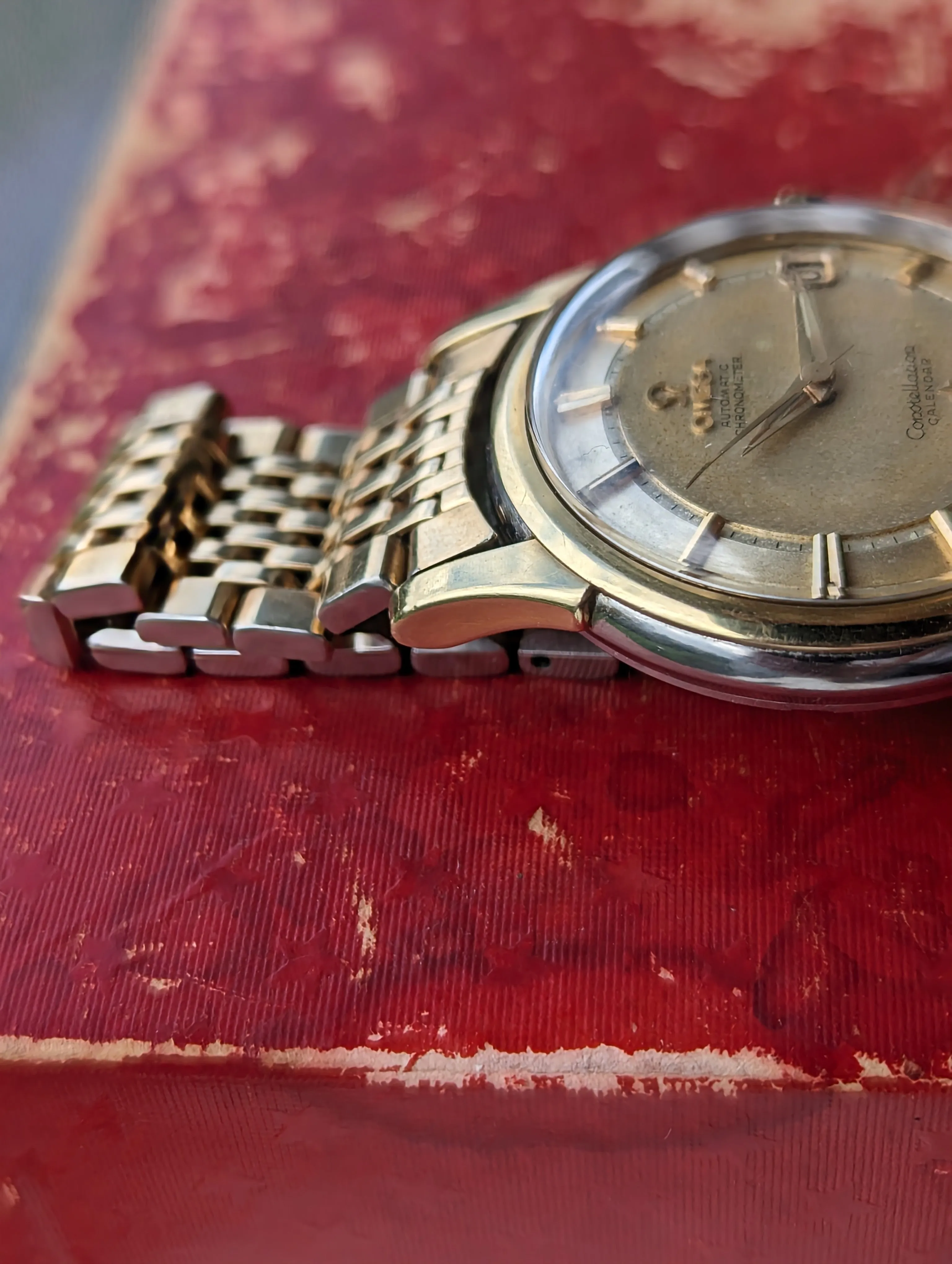 Vintage Omega Constellation 14393 - Rail Track Dial
