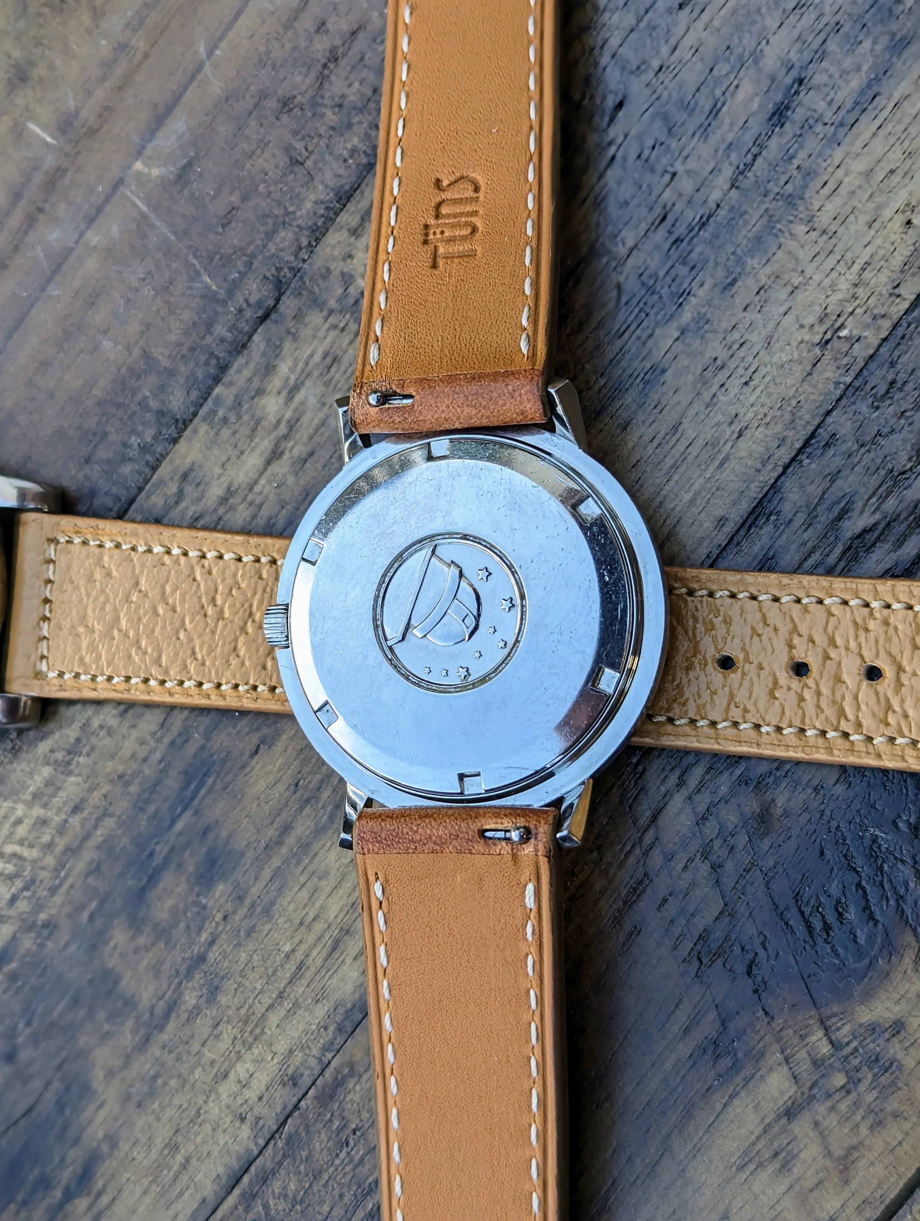 Vintage Omega Constellation 168.004 - Pie pan w/ rose gold hour markers