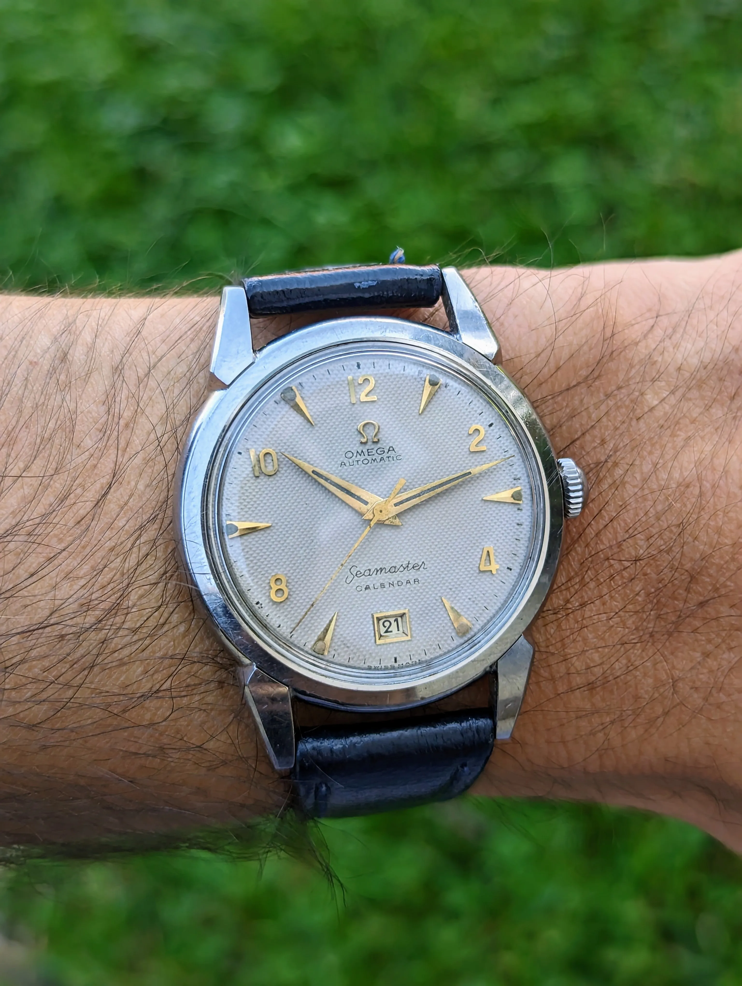 Vintage Omega Seamaster Calendar Waffle Dial - Unpolished w/ original buckle. Serviced.