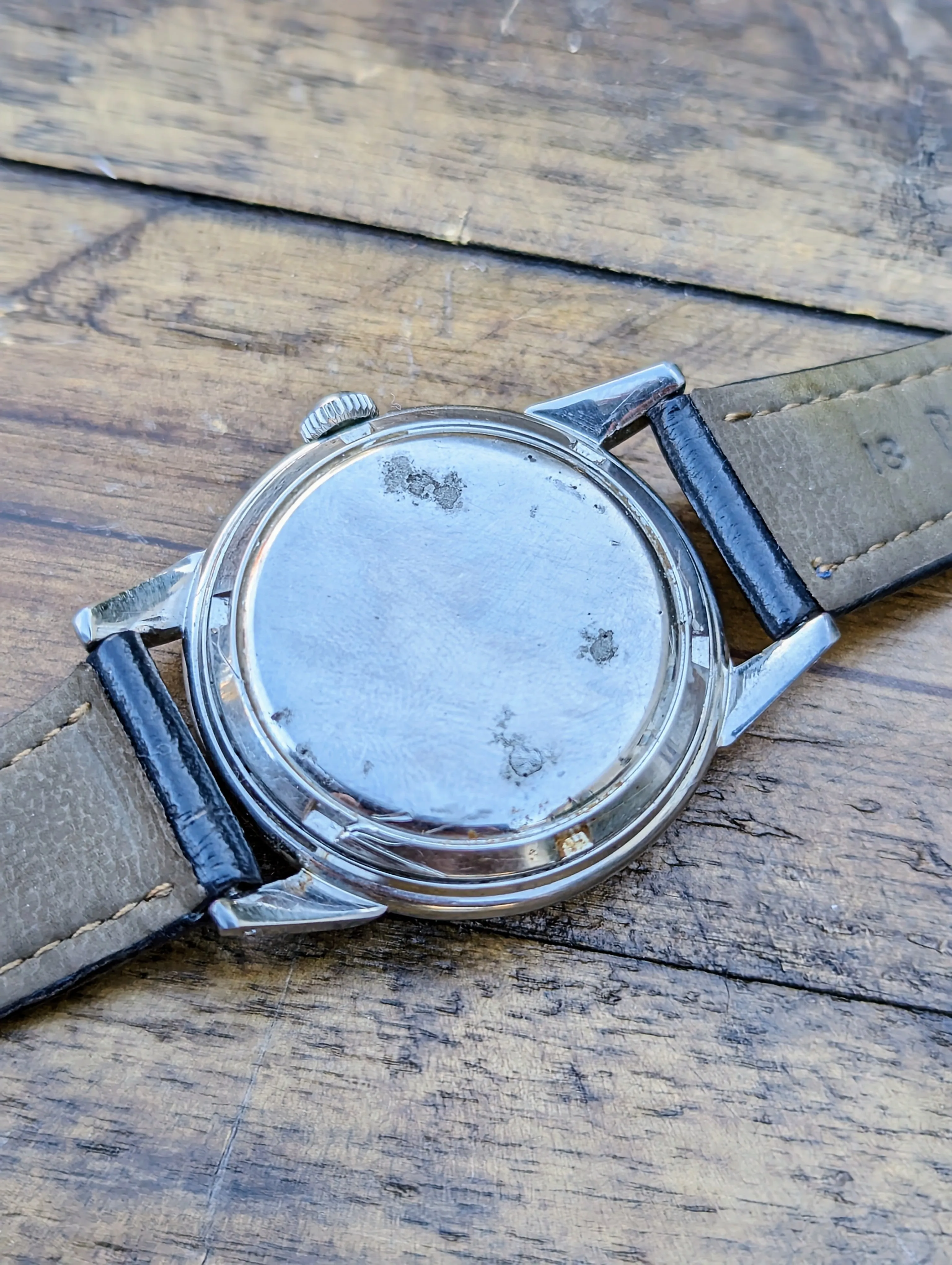 Vintage Omega Seamaster Calendar Waffle Dial - Unpolished w/ original buckle. Serviced.