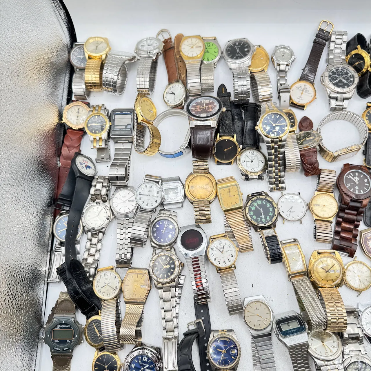 Vintage Seiko, Bulova, Elgin, etc. Lot of 100 Men's Quartz Wristwatch 3
