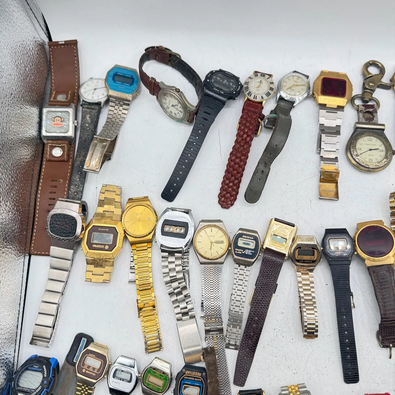 Vintage Seiko, Bulova, Timex, etc. Lot of 100 Men's Quartz Wristwatch 8