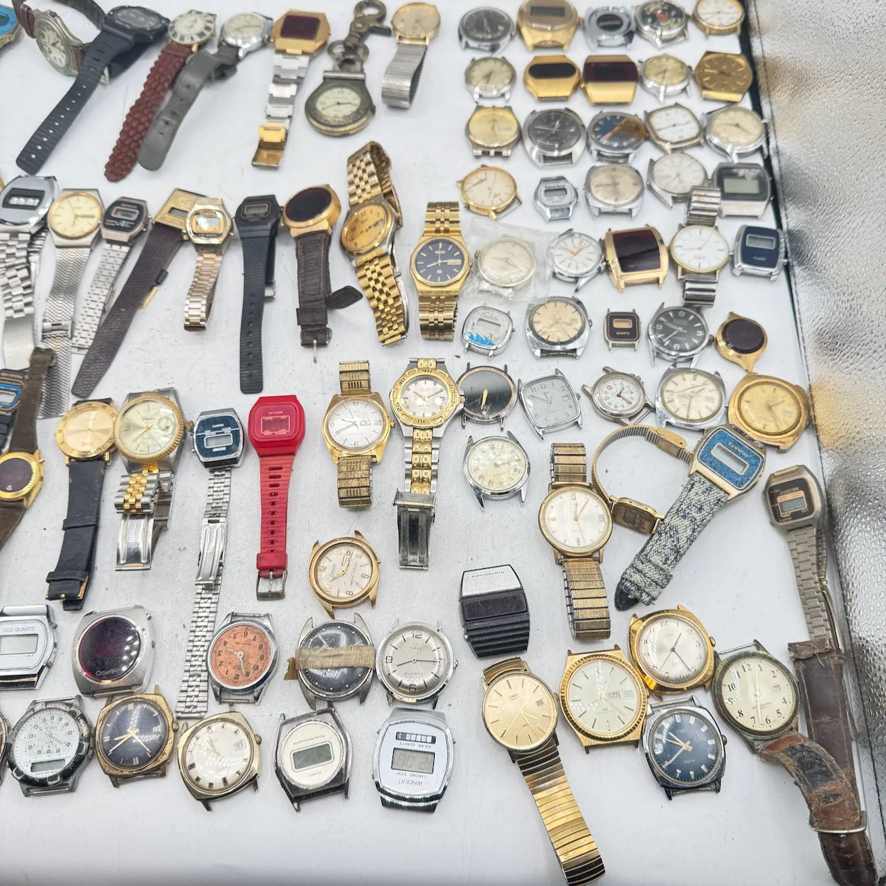 Vintage Seiko, Bulova, Timex, etc. Lot of 100 Men's Quartz Wristwatch 8