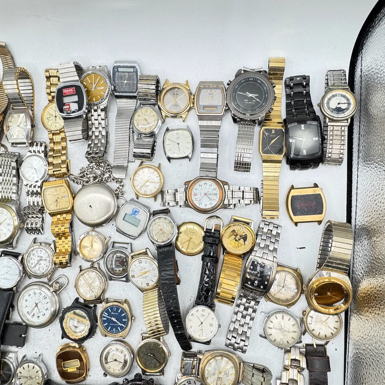 Vintage Seiko, Invicta, Pulsar, etc. Lot of 100 Men's Quartz Wristwatch 6