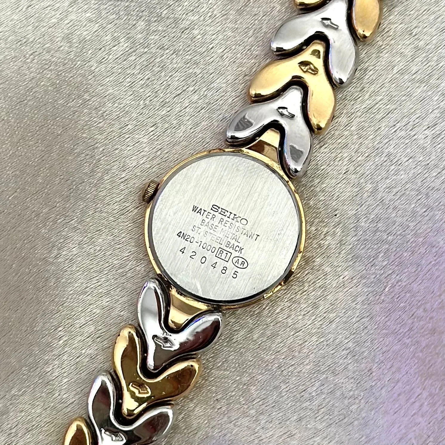 VINTAGE SEIKO TWO-TONED WATCH