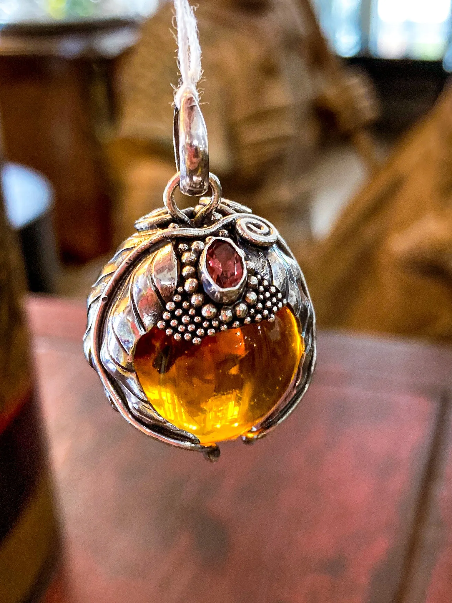 Vintage Sterling Silver Swirl Leaves Amber Orb Quartz Round Pendant