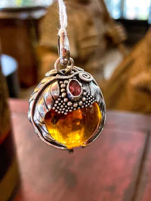 Vintage Sterling Silver Swirl Leaves Amber Orb Quartz Round Pendant