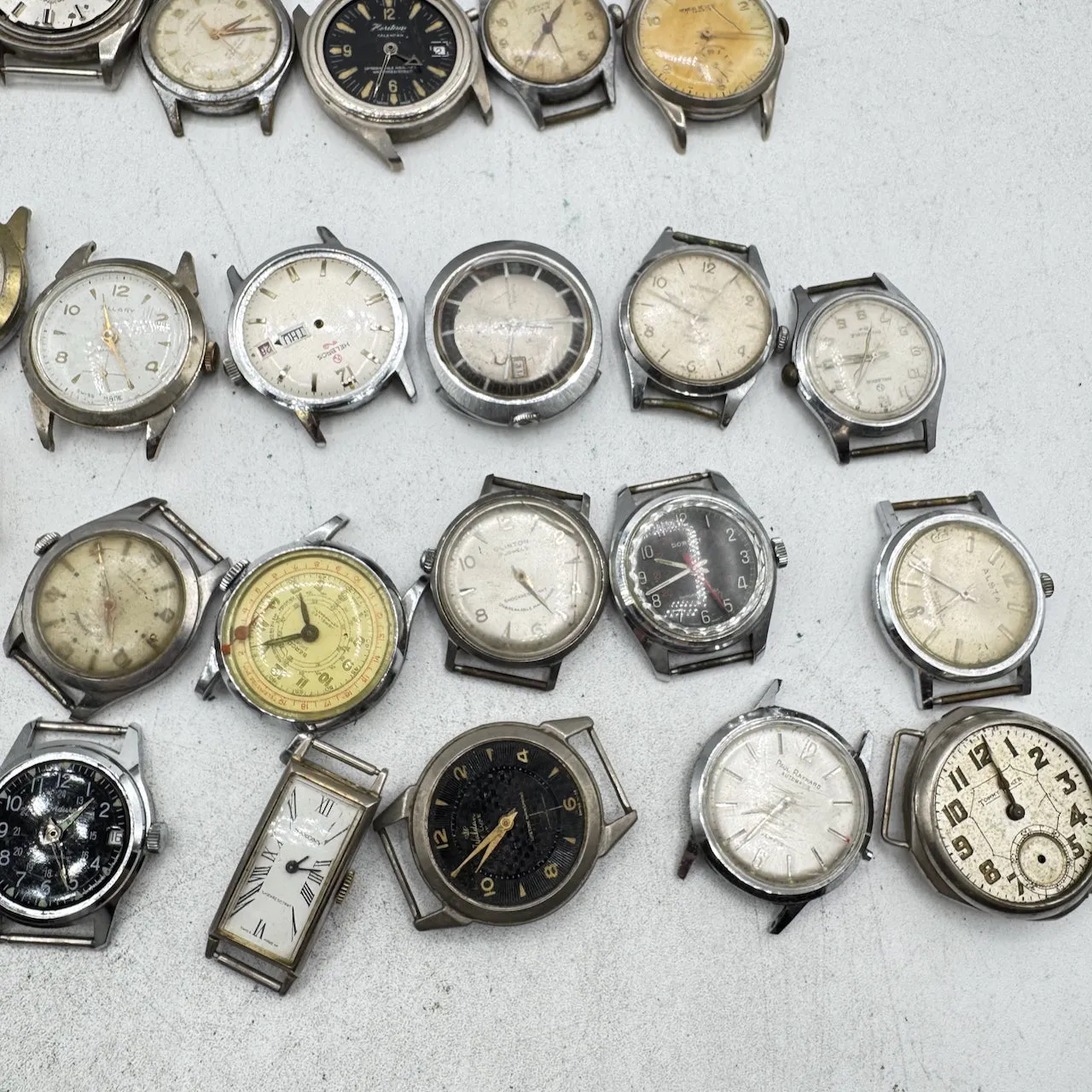 Vintage Waltham, Caravelle, Timex, etc. Lot of 50 Men's Mechanical Wristwatch 1