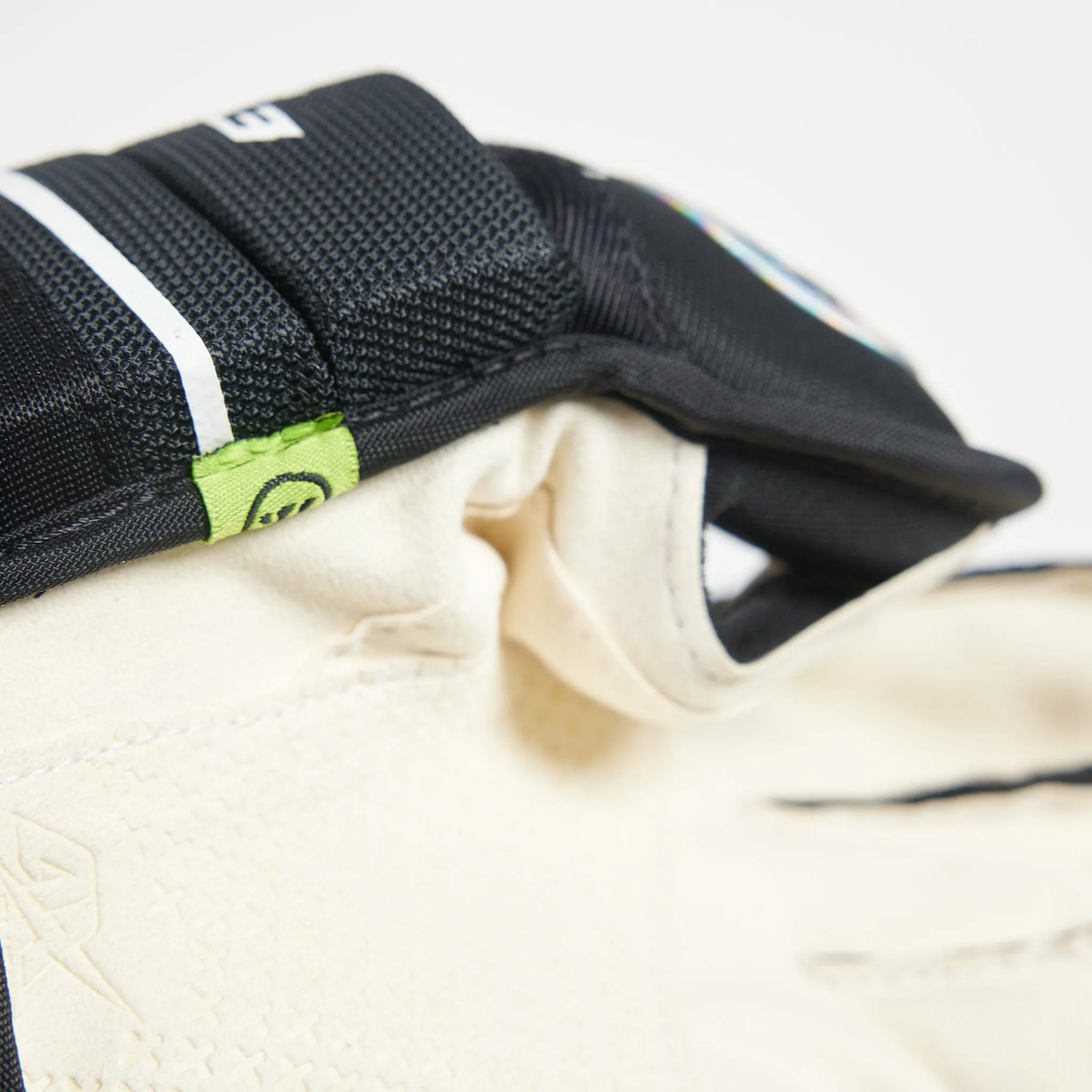 Warrior Alpha Evo Pro Senior Hockey Glove - (2023)