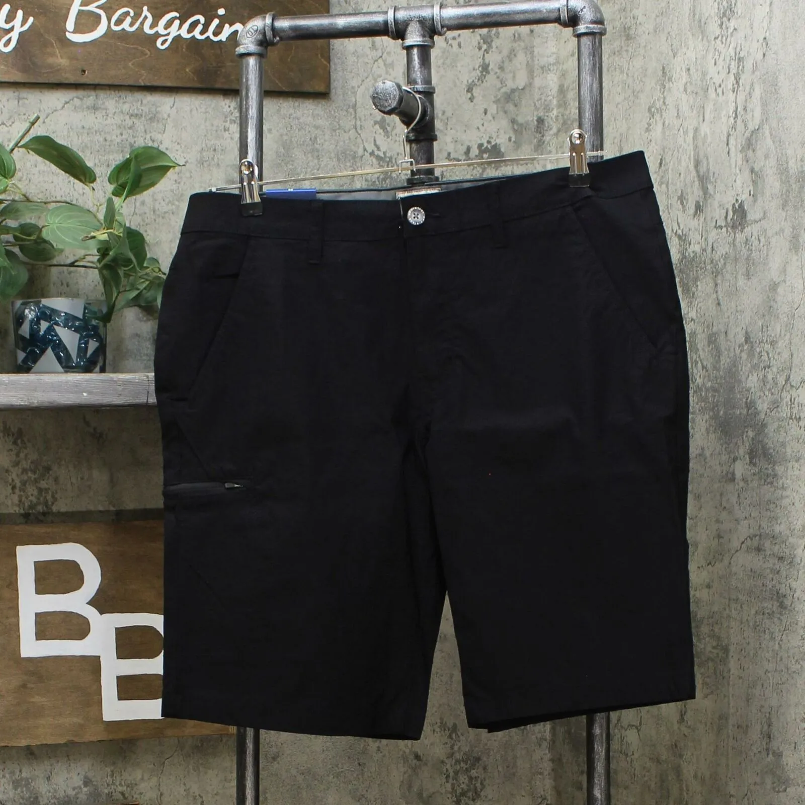 Weatherproof Vintage Men's The Trail Short Packable Hybrid Shorts