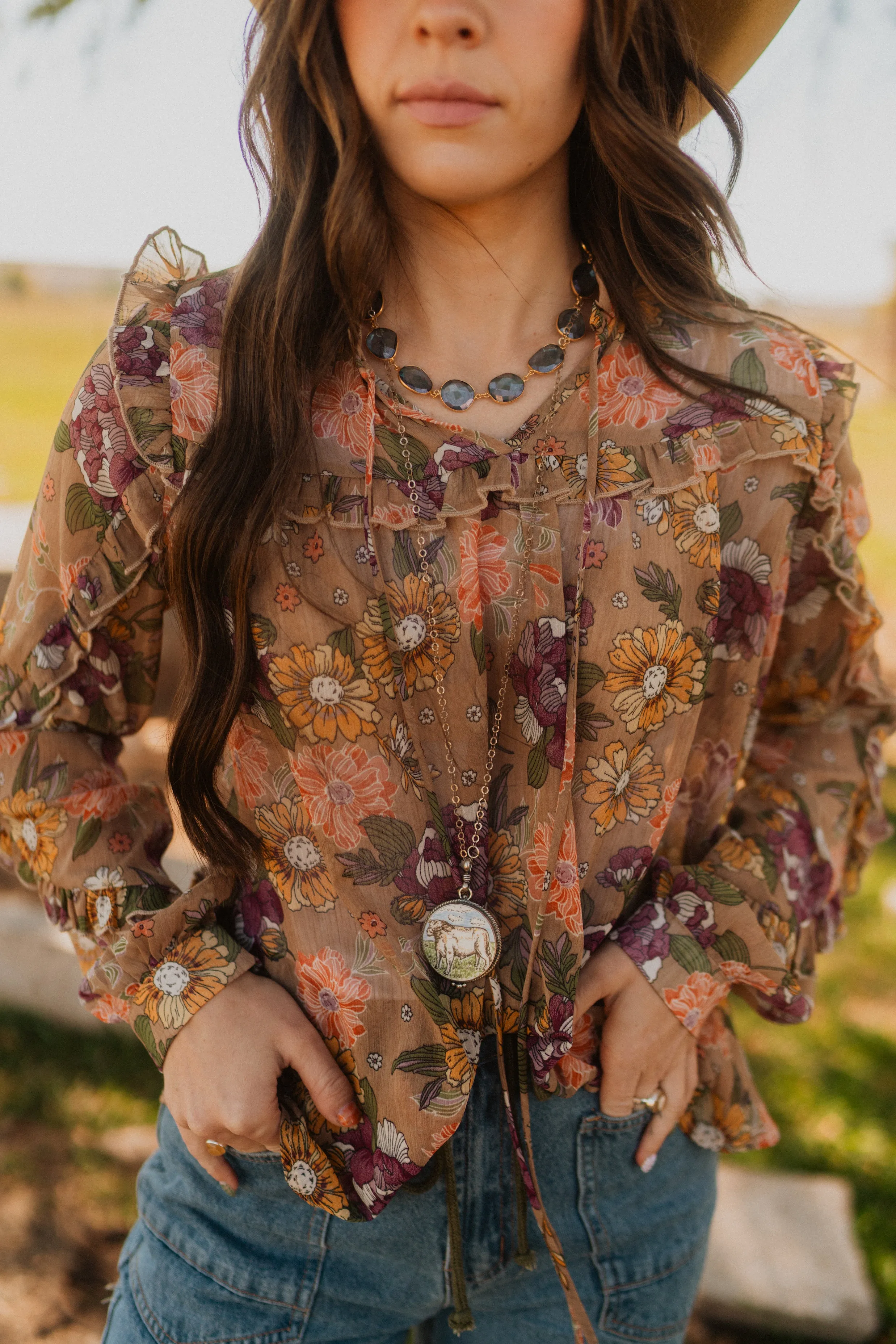 White Hereford Necklace Set