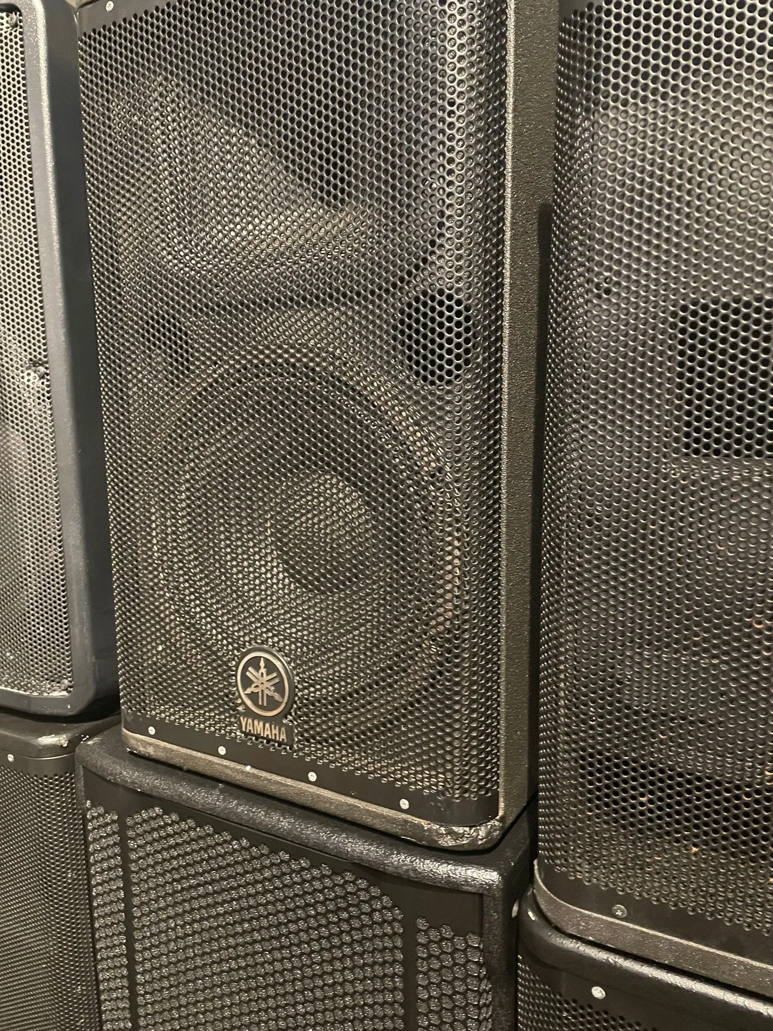 Yamaha DSR112 12" Powered Speakers 1500 watt PAIR. USED
