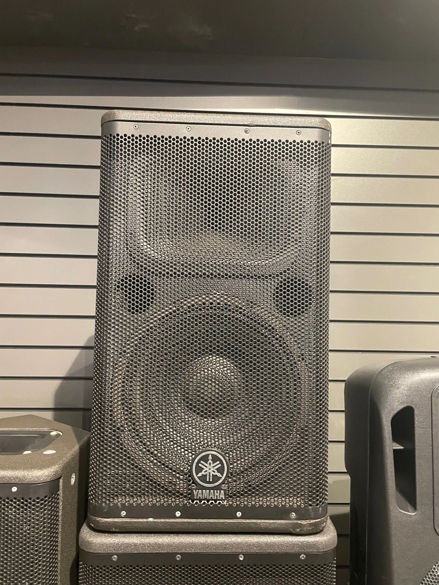 Yamaha DSR112 12" Powered Speakers 1500 watt PAIR. USED