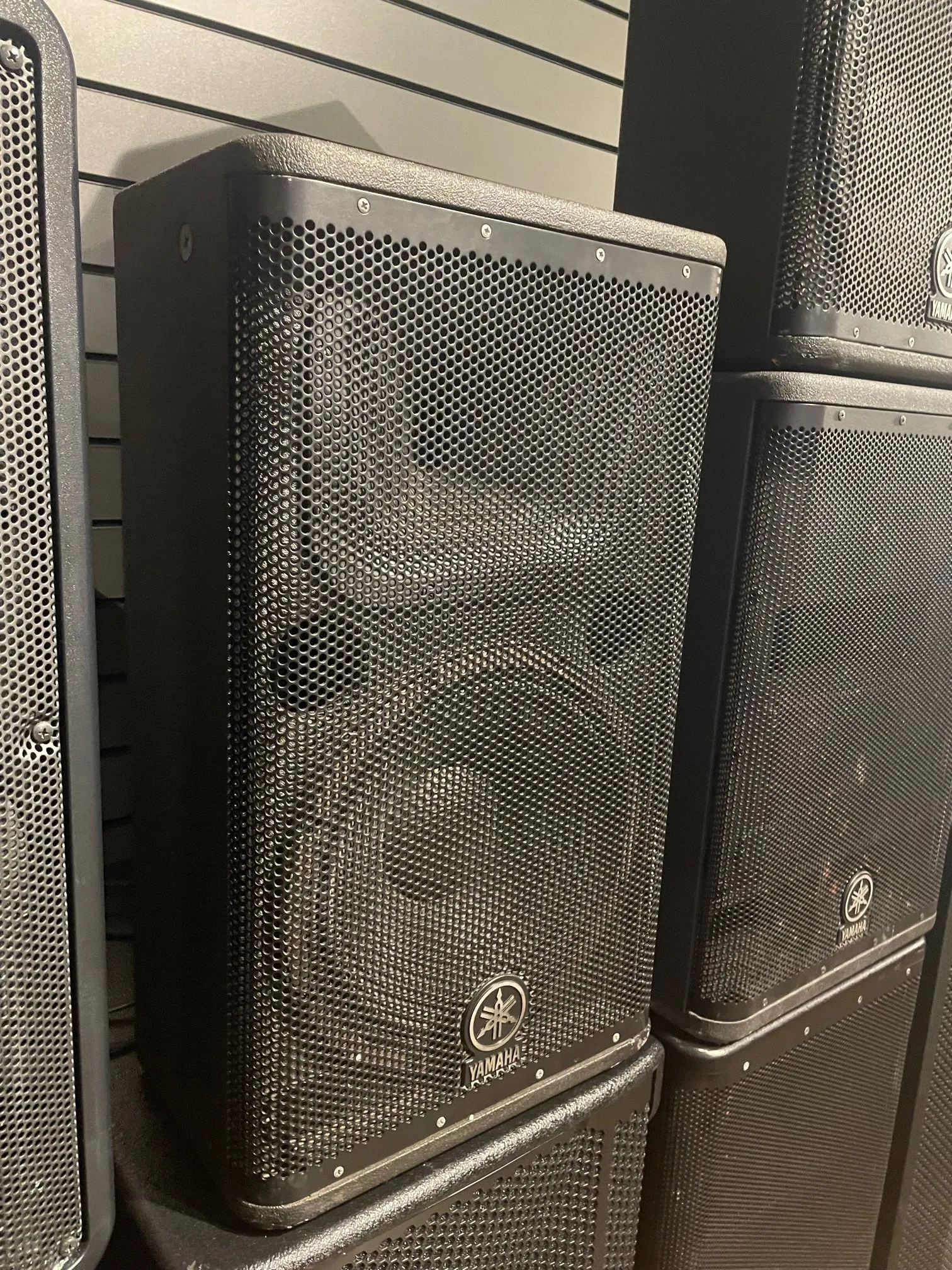 Yamaha DSR112 12" Powered Speakers 1500 watt PAIR. USED